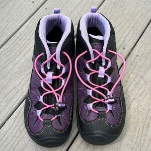 Like new Keen hiking boots